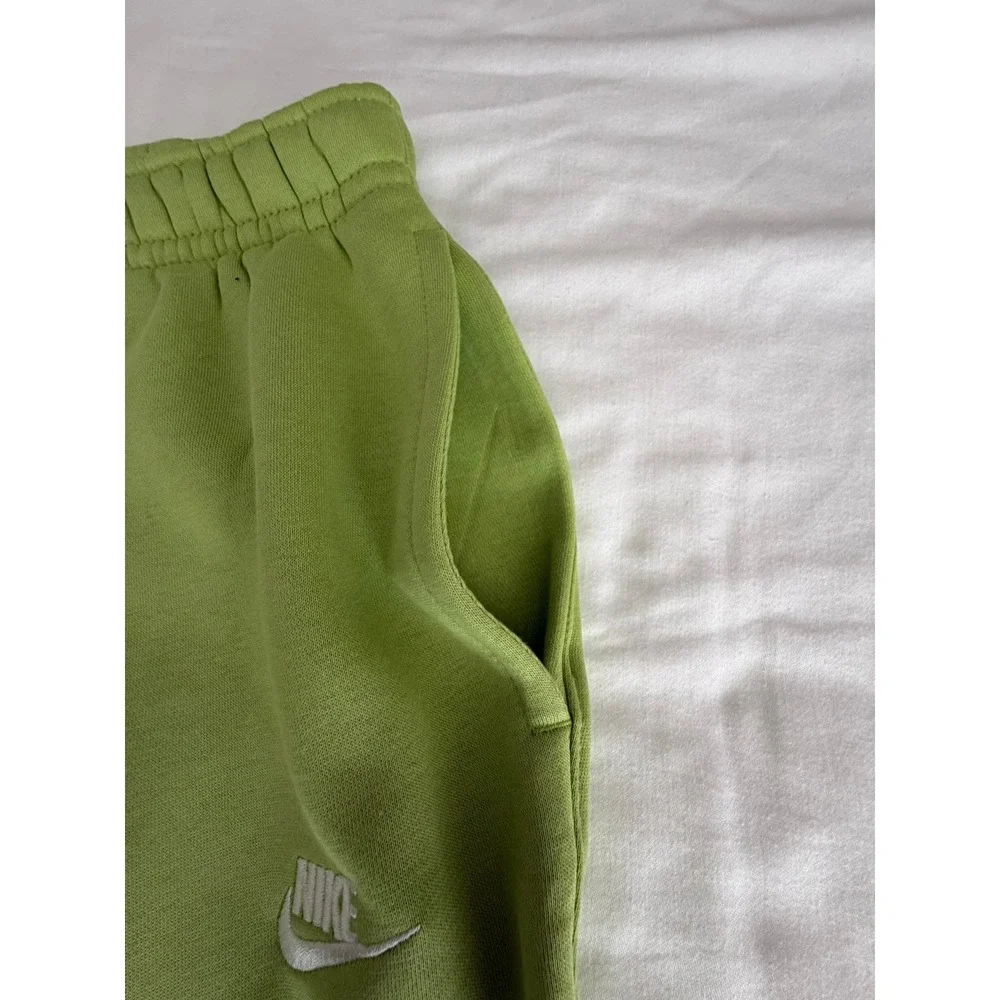 Nike Mens Club Fleece Shorts Lime Green BV2671-332 Size Large NWT